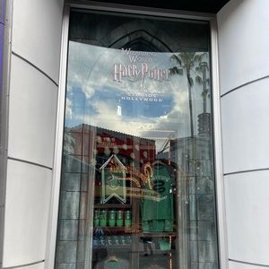 Meet your Posher, Emilia